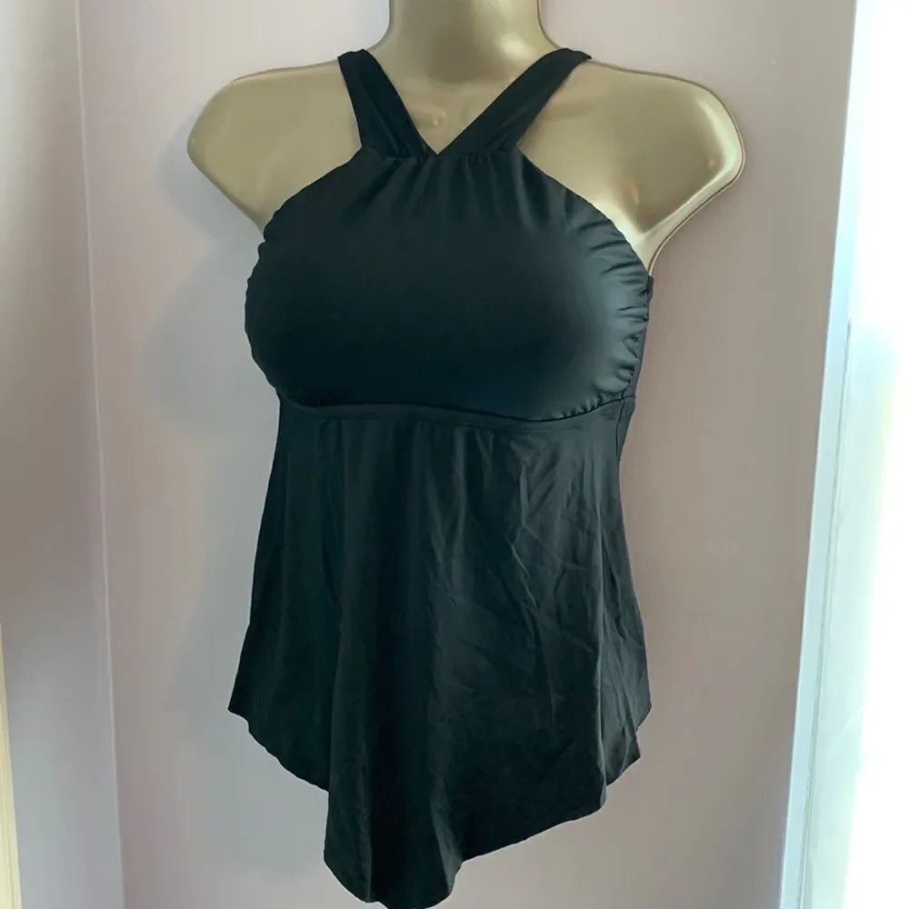 Target 🎯 Merona Swimsuit Top built in Bra Swimwear Black